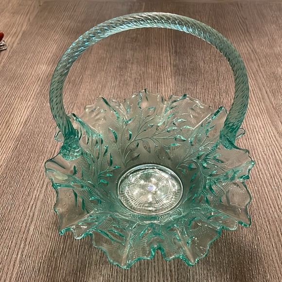 Fenton basket - Picture 3 of 9